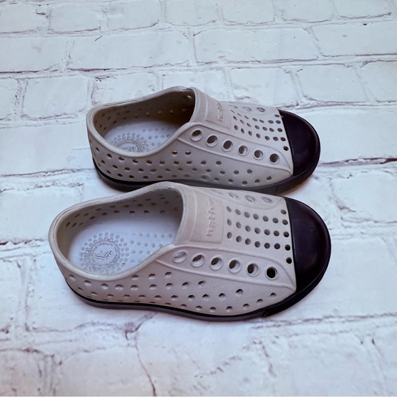 Natives - Picture 2 of 7